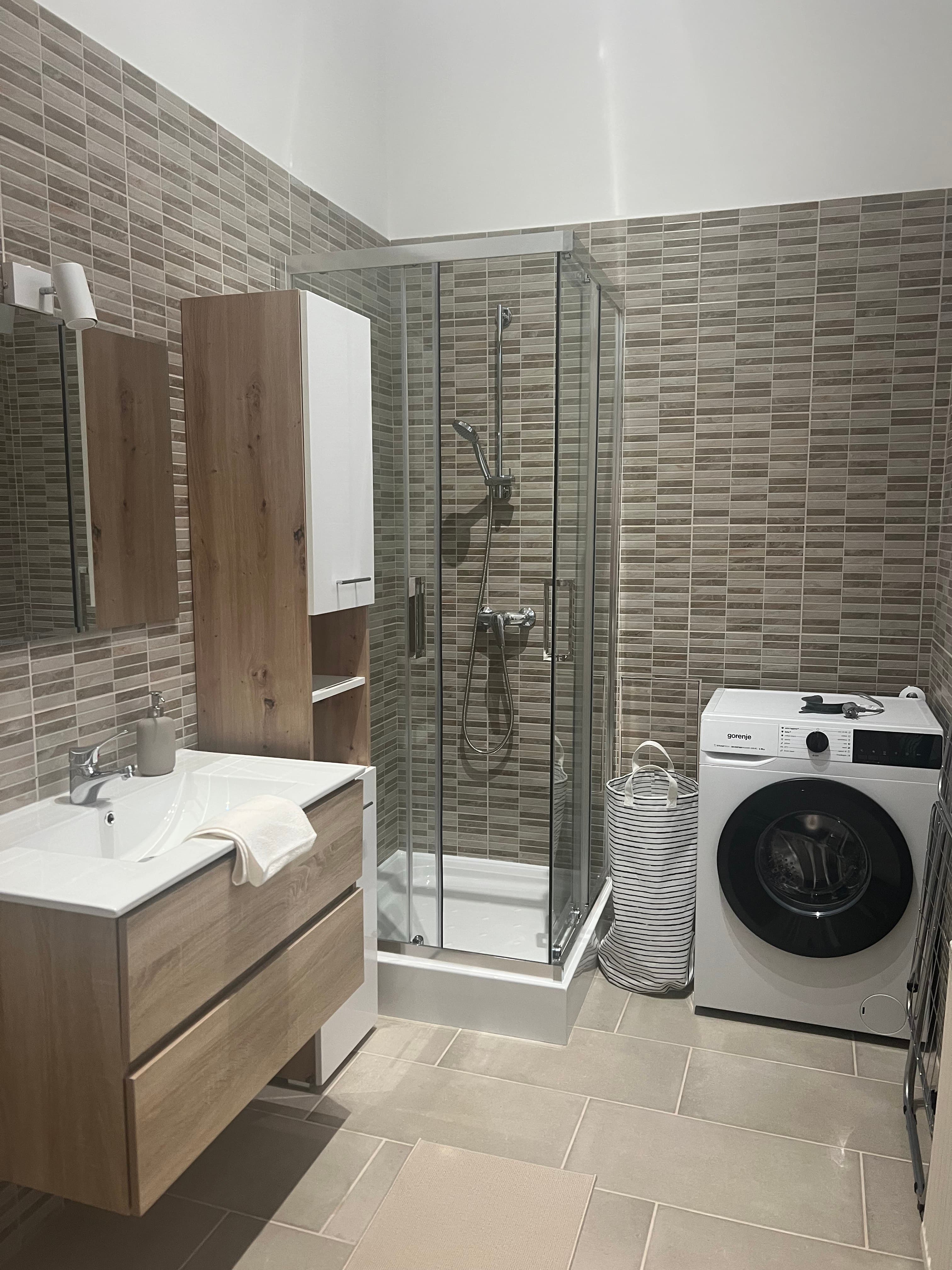 Main bathroom shower area