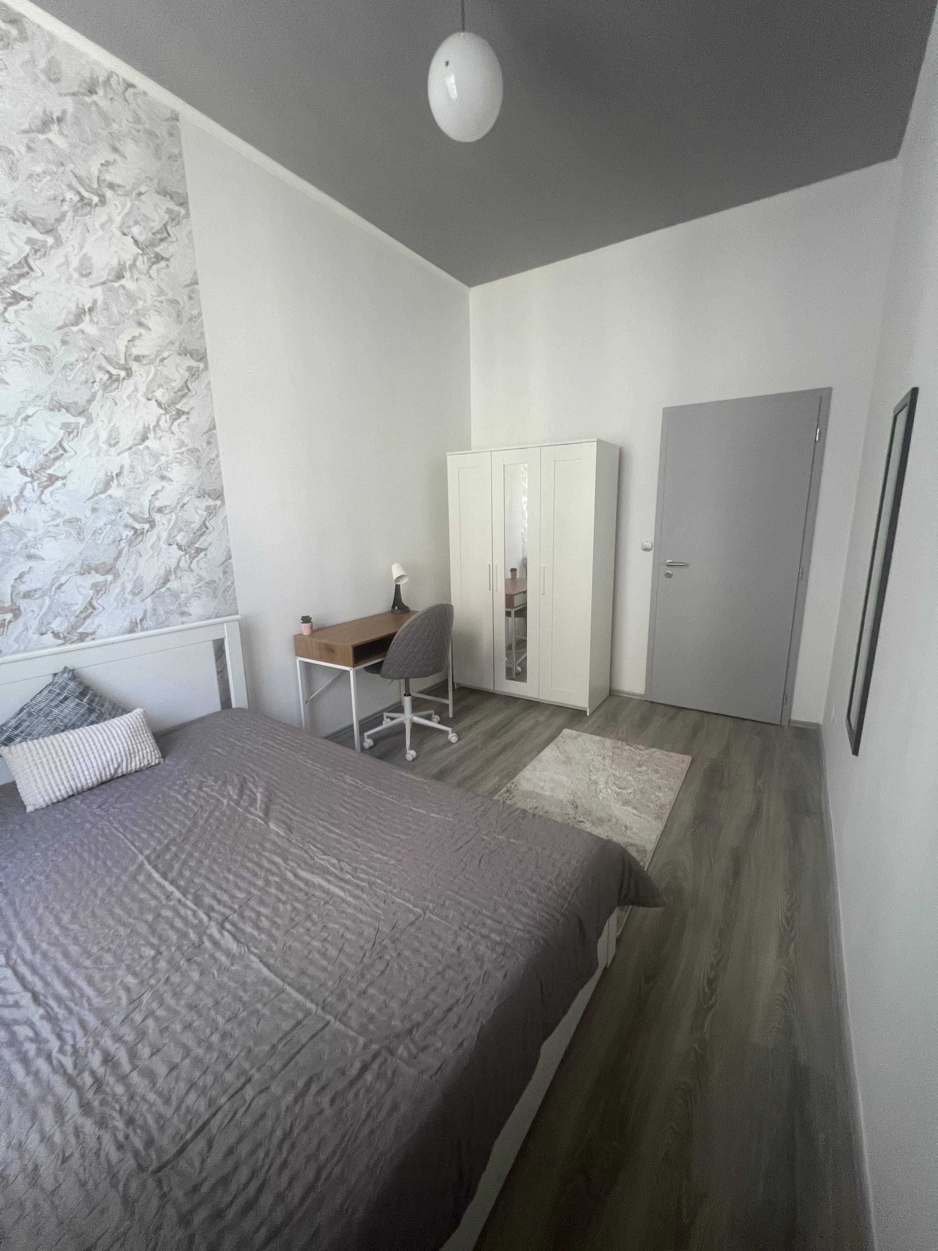 Room 3 alternate angle showing layout