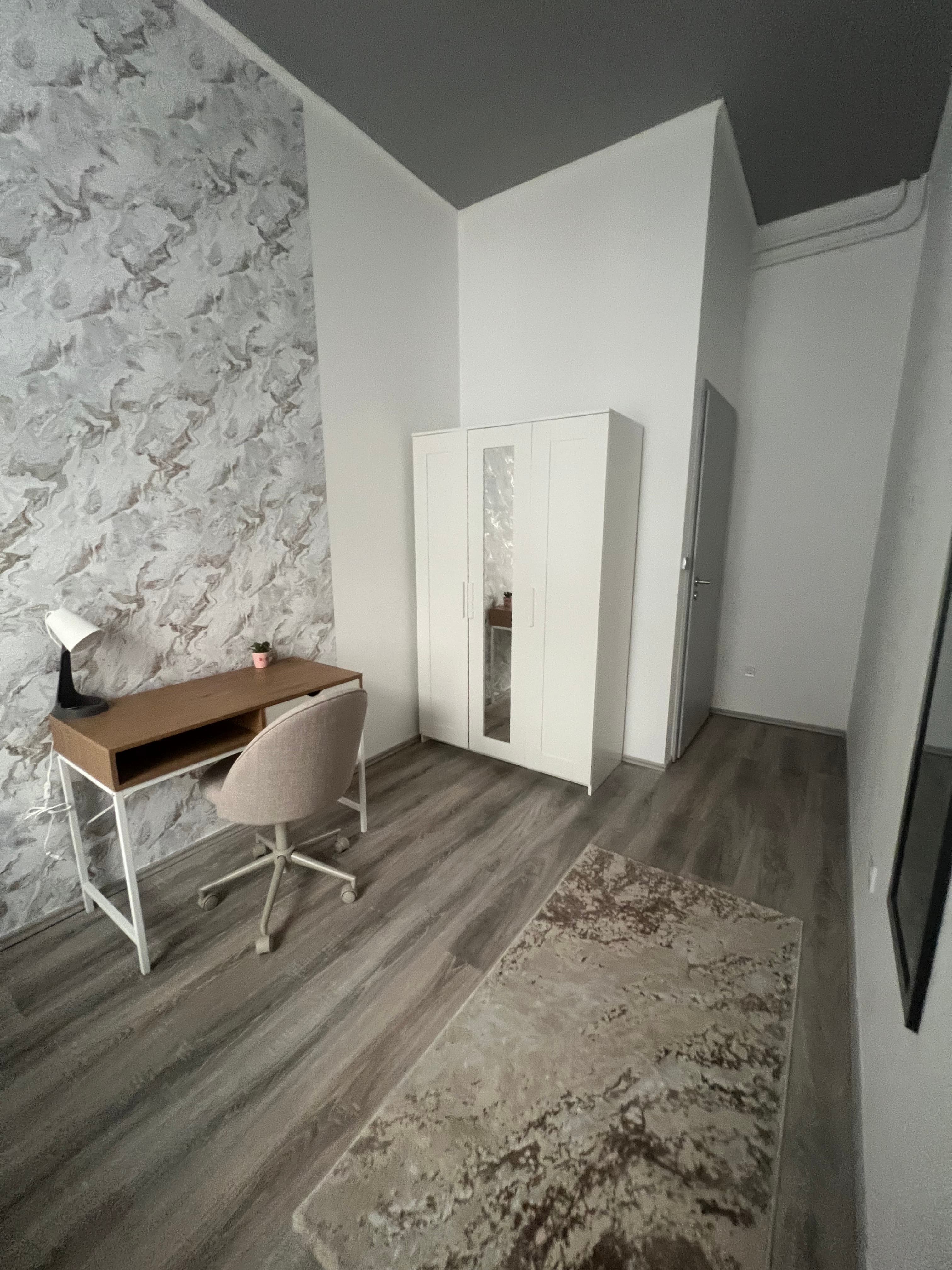 Room 5 alternate angle with natural light