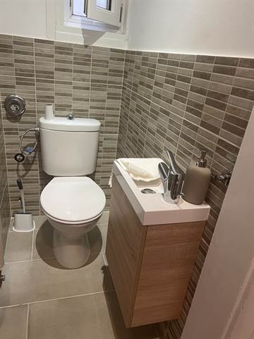 Separate toilet room